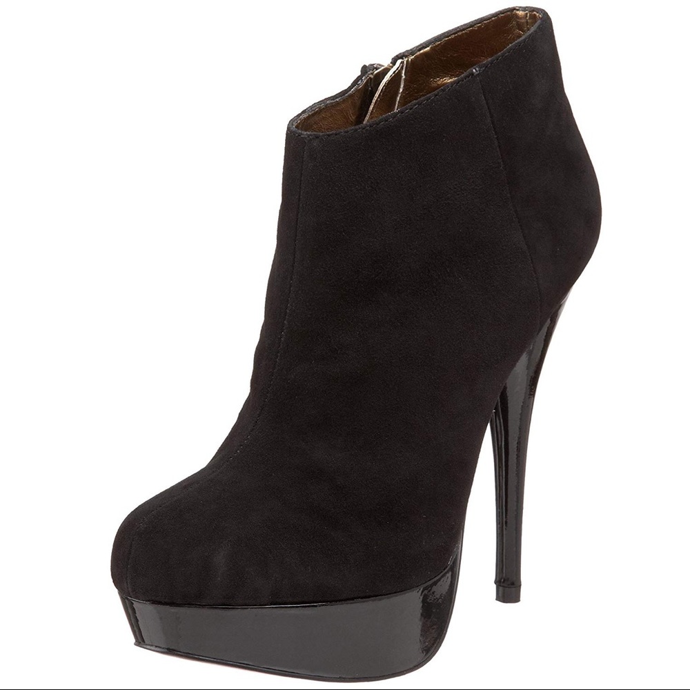 Steve Madden suede Chelseey ankle boots size 7